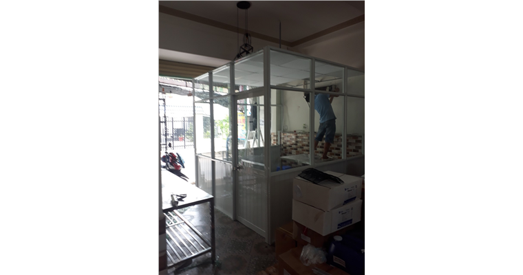 Vách Kính Cường Lực Quận 7 | Lắp Đặt Chuyên Nghiệp, Giá Tốt