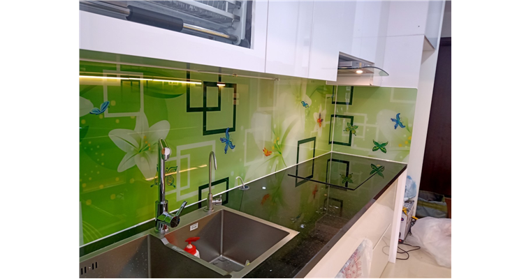 Kính ốp bếp cường lực màu Thủ Đức HCM Bền đẹp, chịu nhiệt tốt cho không gian bếp