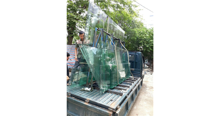 Ứng dụng kính cường lực trong nhà phố, văn phòng và công trình lớn