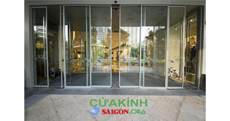 Cửa kính cường lực 10 ly, tôn vinh vẻ đẹp, đem lại an toàn cho ngôi nhà