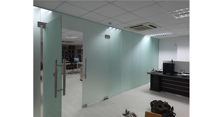 Vách Kính Quận 2 HCM Nhà Ở, Shop, Văn Phòng - Thi Công Uy Tín