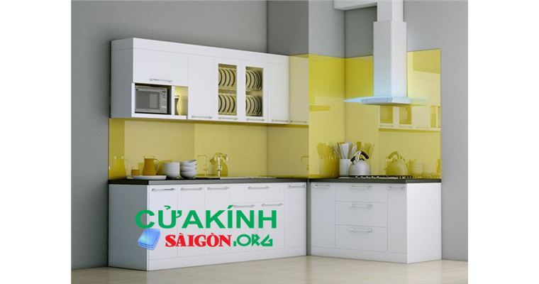 10 mẫu kính tăng ngay sự sang trọng cho không gian bếp
