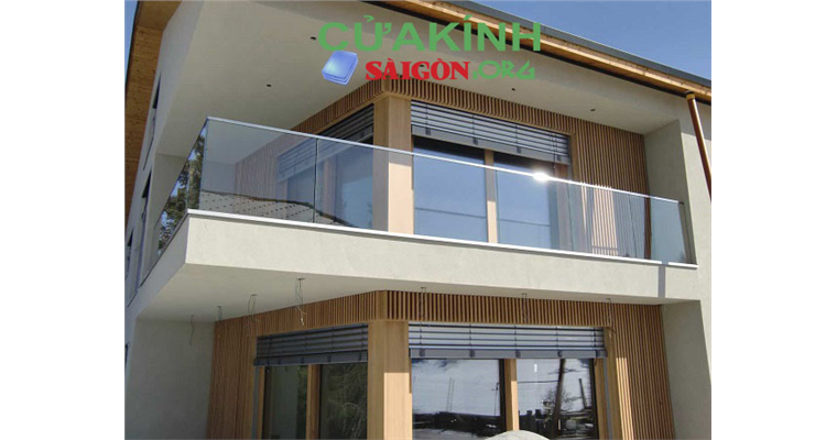 Thi công kính cường lực Quận 8