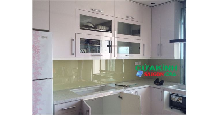 08 Mẫu kính ốp bếp màu trắng sữa được ưa thích nhất