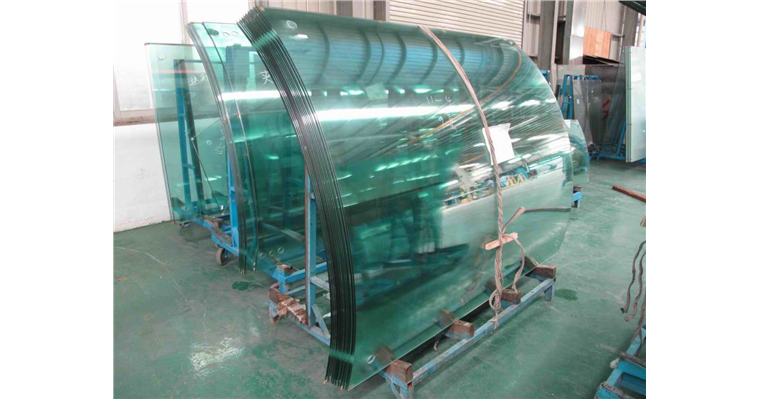 Gia công uốn kính cong thủ công Tại HCM năm 2025