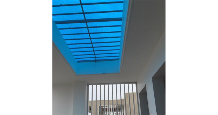 Lắp Đặt Mái Poly Quận 6 HCM Cho Sân Thượng, Nhà Xe – Bền Đẹp, Thẩm Mỹ, Chống Nóng