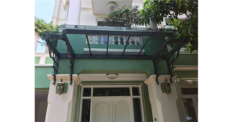 Thi Công Mái Kính Ban Công TPHCM – Đẹp, An Toàn, Lắp Đặt Nhanh Quận Tân Bình