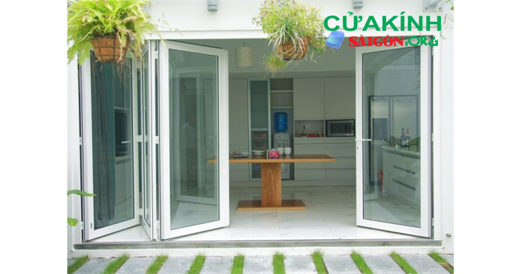 Mẫu cửa kính cường lực 4 cánh đẹp, thiết kế hiện đại dễ dàng sử dụng