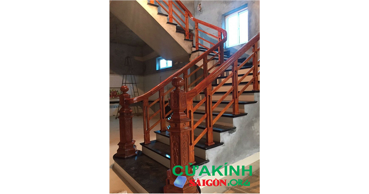 8 mẫu trụ cầu thang gỗ đẹp đáng lựa chọn 2019