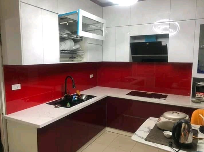 Kính Ốp Bếp Màu Quận 2 | Thi Công Giá Rẻ, Đẹp, Sang Trọng
