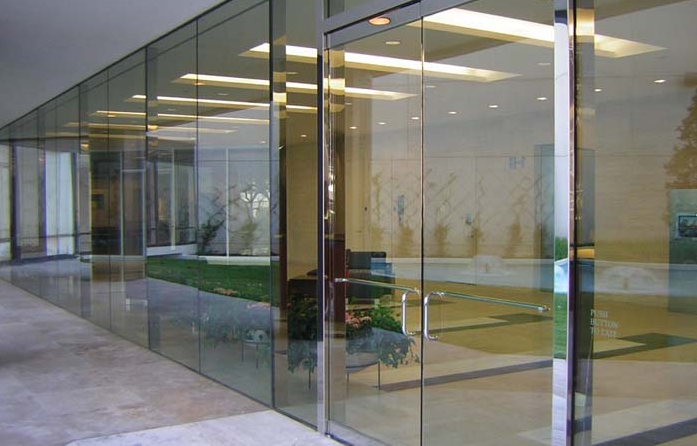 Dịch Vụ Làm Kính Cường Lực Quận 4 TPHCM - Bền Đẹp, Thi Công Nhanh