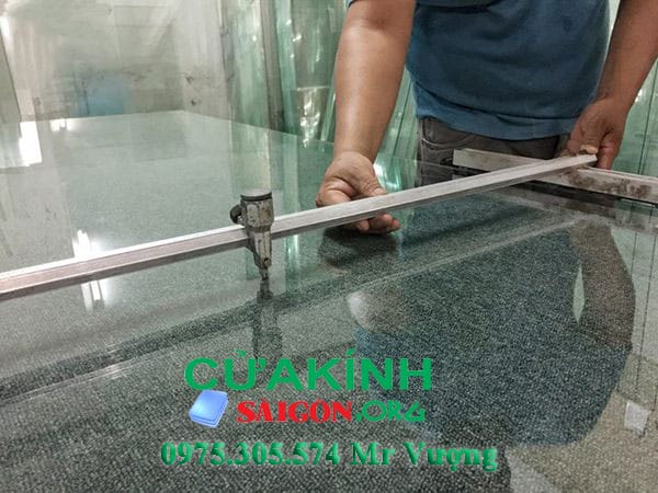 Cắt kính theo yêu cầu ở Nhà Bè