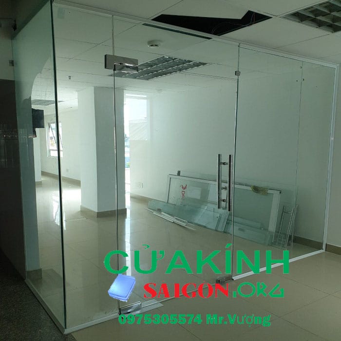 Cửa kính cường lực quận 4