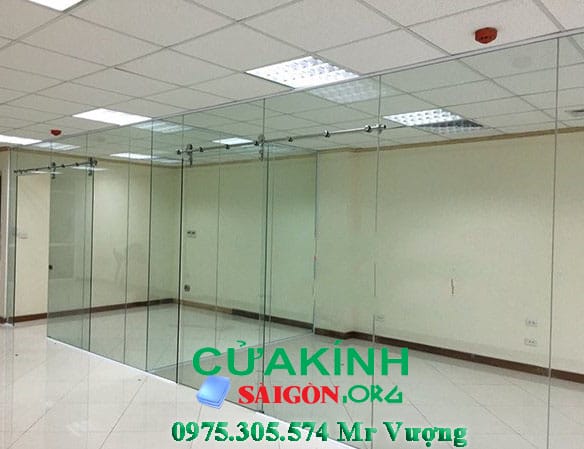 #1 Vách kính cường lực quận 6