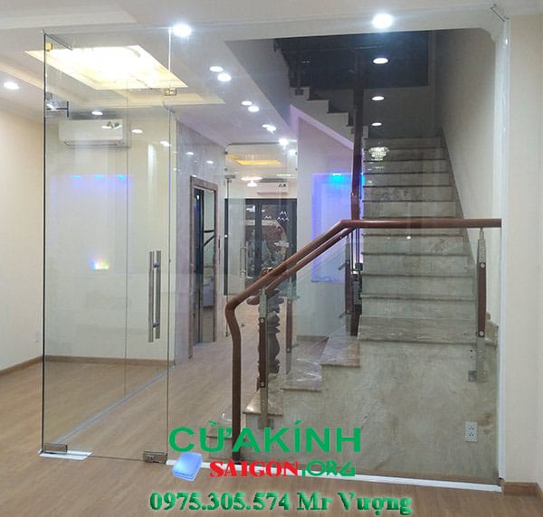 Cửa kính cường lực quận 8