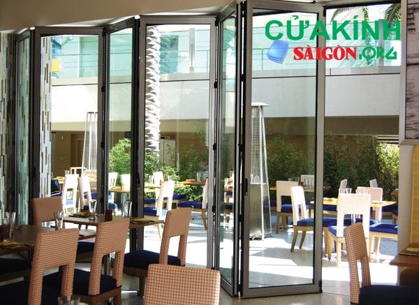 Các loại cửa kính gấp xếp giúp tiệt kiệm không gian