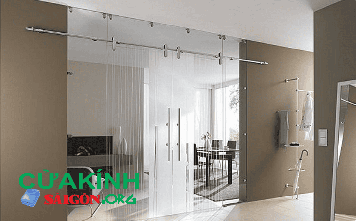 Cửa kính cường lực mở trượt đem lại vẻ đẹp sang trọng cho mọi căn nhà