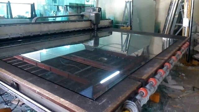  Lắp kính cường lực trọn gói Quận 4 TP.HCM Uy tín & chuyên nghiệp