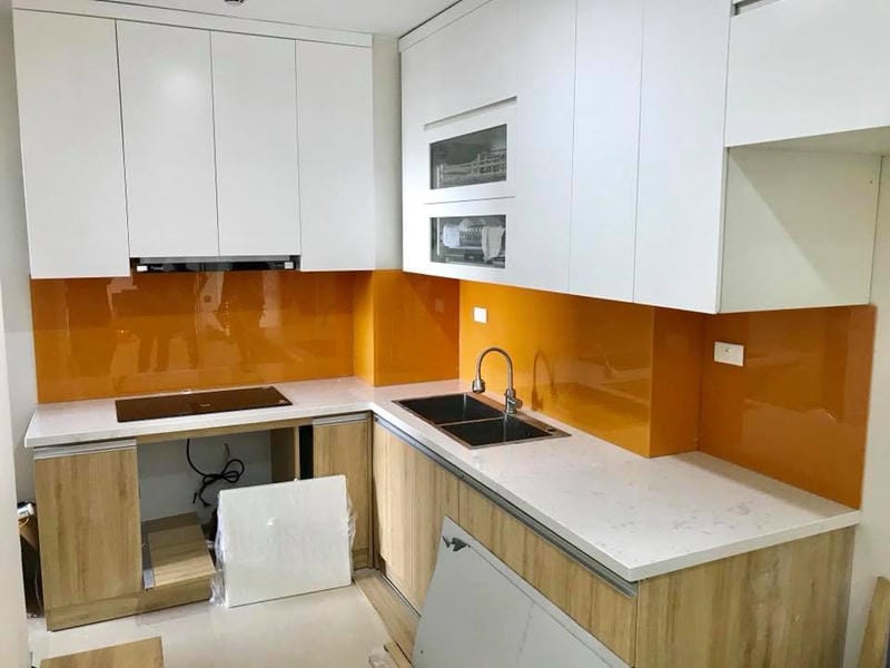 Kính Màu Ốp Bếp Quận 5 TPHCM – Lắp Đặt Toàn Thành, Giá Xưởng Tận Nơi