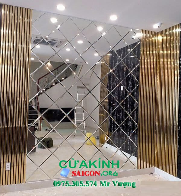 Lắp gương trang trí theo yêu cầu