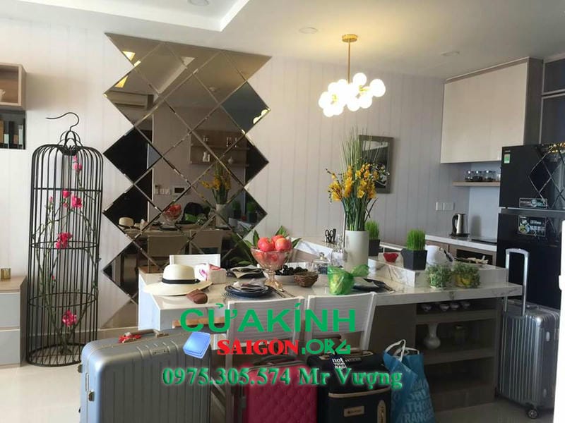 【#1】Kính dán tường – kính thủy trang trí nghệ thuật HCM