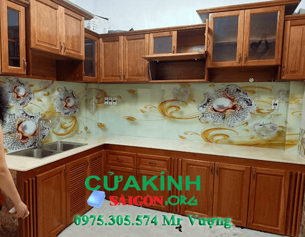 Thi Công Kính Màu Ốp Bếp Quận 4 hcm Tại Nhà | Giá Xưởng – Uy Tín – Đẹp Chuẩn