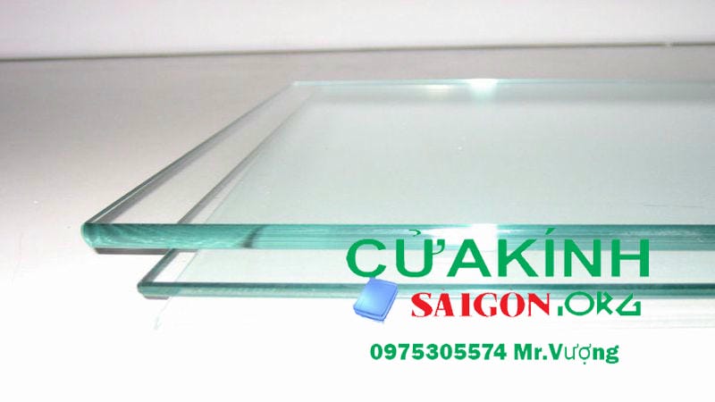 Kính cường lực quận 10