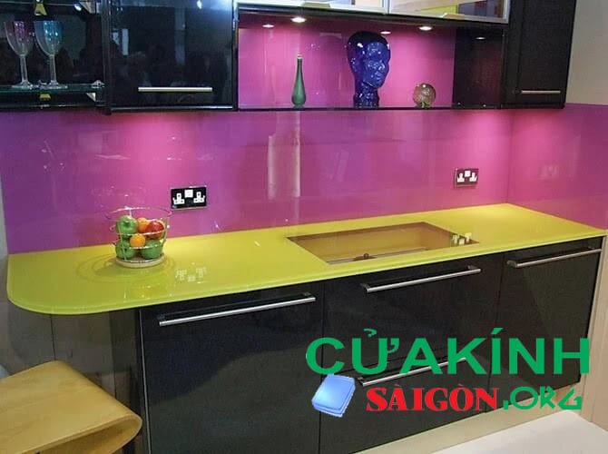 Kính màu ốp bếp huyện Củ Chi