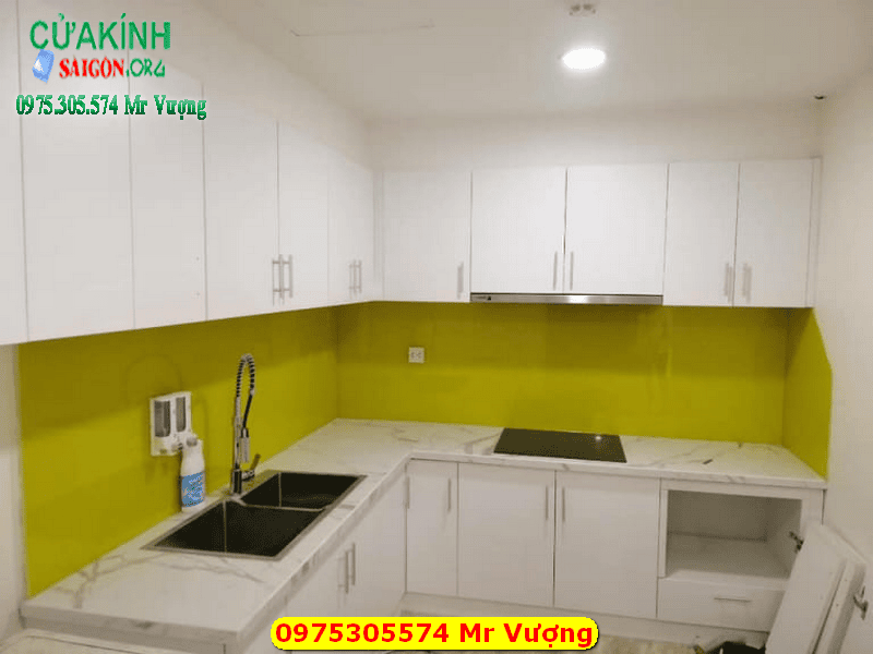 Thi công kính ốp bếp quận 8 | mẫu mới nhất 2023