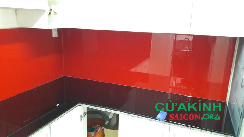 Kính ốp bếp màu chất lượng Bình Chánh