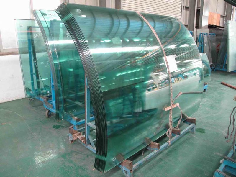 Gia công uốn kính cong thủ công Tại HCM năm 2025
