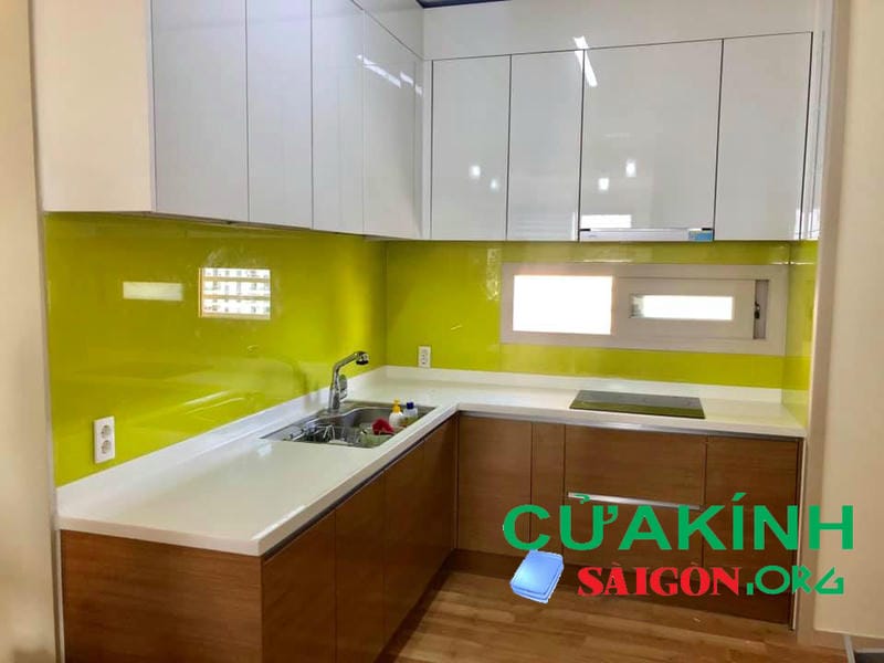 Kính màu ốp bếp giá rẻ quận 2