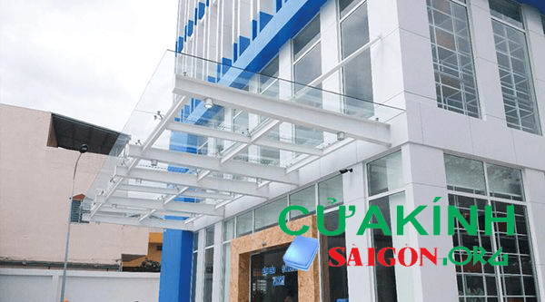 Lắp mái kính cường lực quận 3
