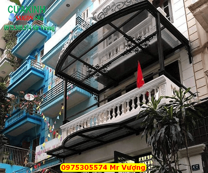 Mái Kính Giá Rẻ Quận 1 TP.HCM Bền Đẹp, Lắp Đặt Nhanh Chóng