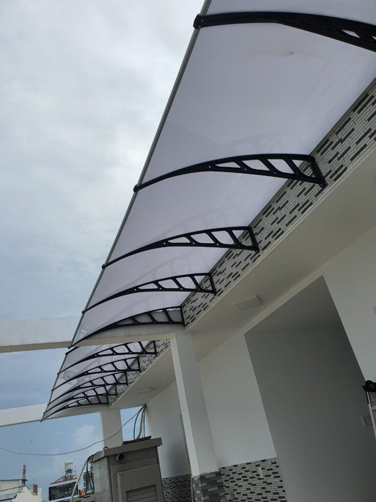 Giải Pháp Mái Poly Lấy Sáng Cho Nhà Phố, Sân Thượng Tại TP.HCM