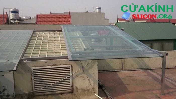 Mái che giếng trời sử dụng kính cường lực gia cường