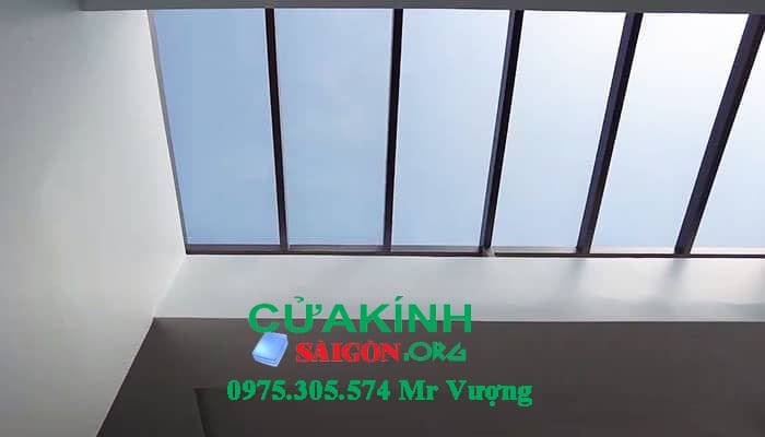 Thợ lắp mái kính giếng trời lấy sáng 