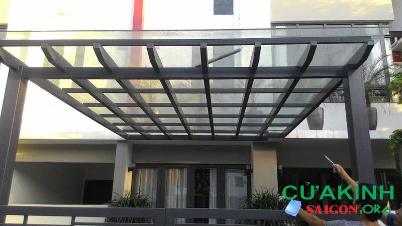 Thi công mái kính cường lực tại hcm