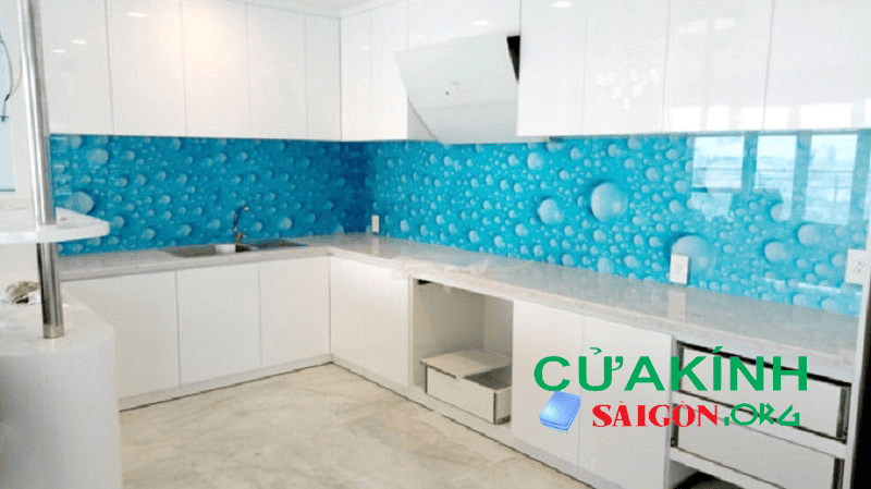 Thi công kính màu nhà ở Quận 12