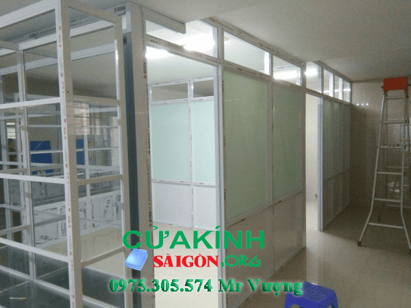 Vách Kính Cường Lực Quận 3 TpHCM Trang Trí Nội Thất – Xu Hướng Mới Nhất