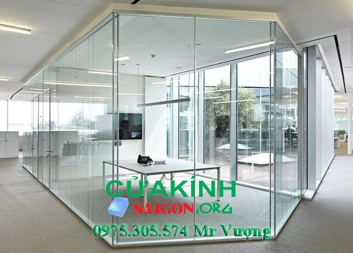 Vách kính cường lực văn phòng quận 8