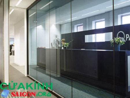 Những công dụng của vách kính khung inox mà bạn không biết