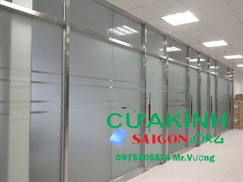 Nhận thi công vách kính giá rẻ quận 10