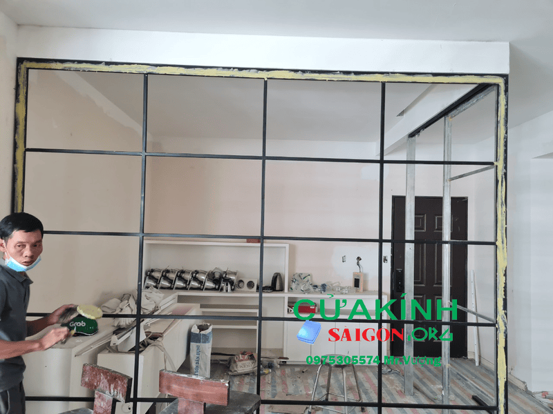Làm kính cường lực ở Tân An【✔️0975305574】