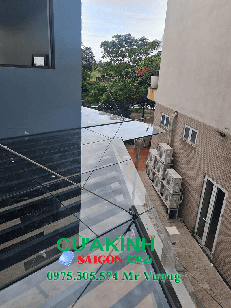Nhận làm mái sảnh kính quận 1
