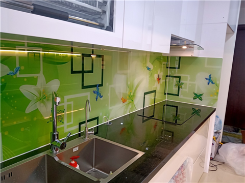 Kính Ốp Bếp Màu Quận 3 | Thi Công Nhanh, Giá Rẻ, Bền Đẹp