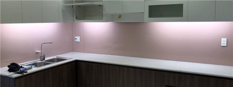 #1 Kính màu cường lực ốp bếp quận Phú Nhuận - Có mặt ngay 24/24