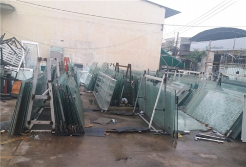Kính Cường Lực Quận 7 – Thi Công Cao Cấp, Sang Trọng & Bền Lâu