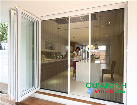 Lắp cửa lưới chống muỗi cho nhà ở