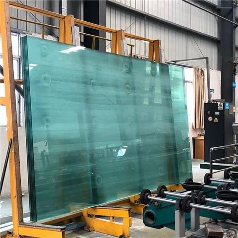 Kính cầu thang Quận 10 HCM, Mẫu thiết kế đẹp và sang trọng